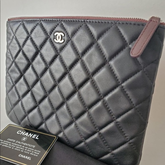 SOLD Chanel Classic O Case - Picture 2 of 9
